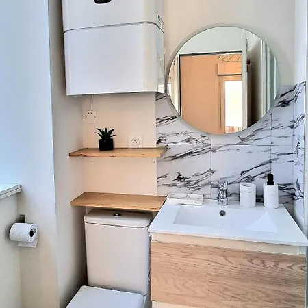 Chic & Balcon - Hypercentre - Gare - Metro Apartment *