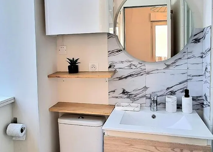 Chic & Balcon - Hypercentre - Gare - Metro Apartman *