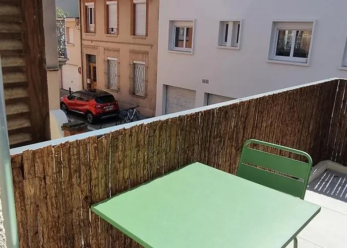 Chic & Balcon - Hypercentre - Gare - Metro Apartman *